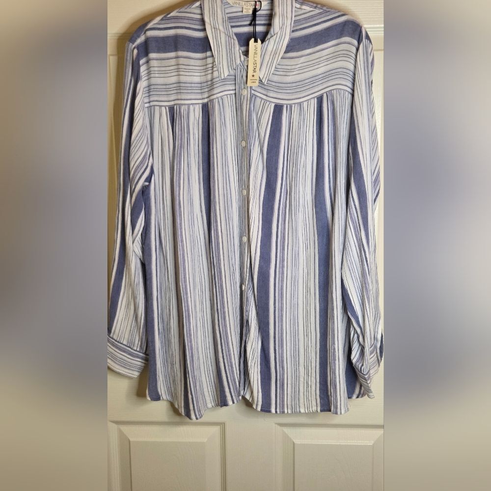 NWT Vanilla Star L Blue White Striped Lslv 100% Viscosa Buttons Up Women's Shirt